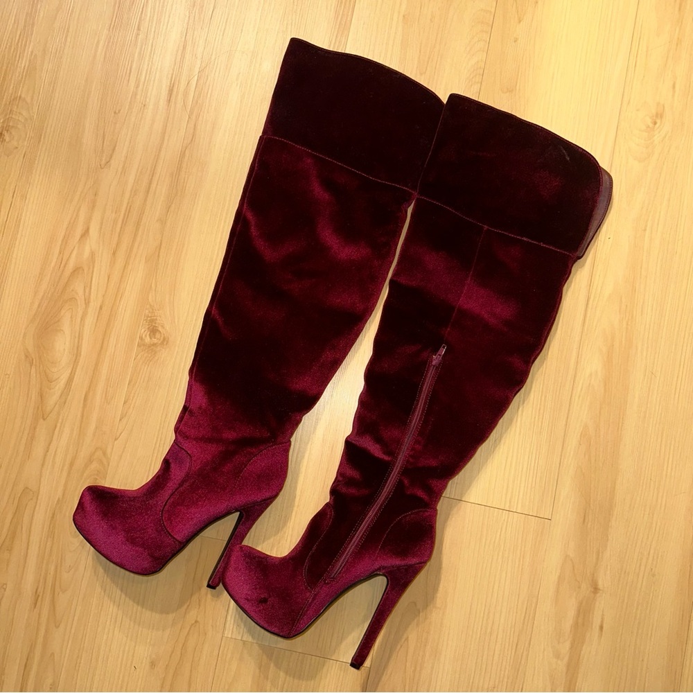 Shoe Dazzle Over-the-Knee / Thigh High Platform Velvet-Like Boots, Size 7